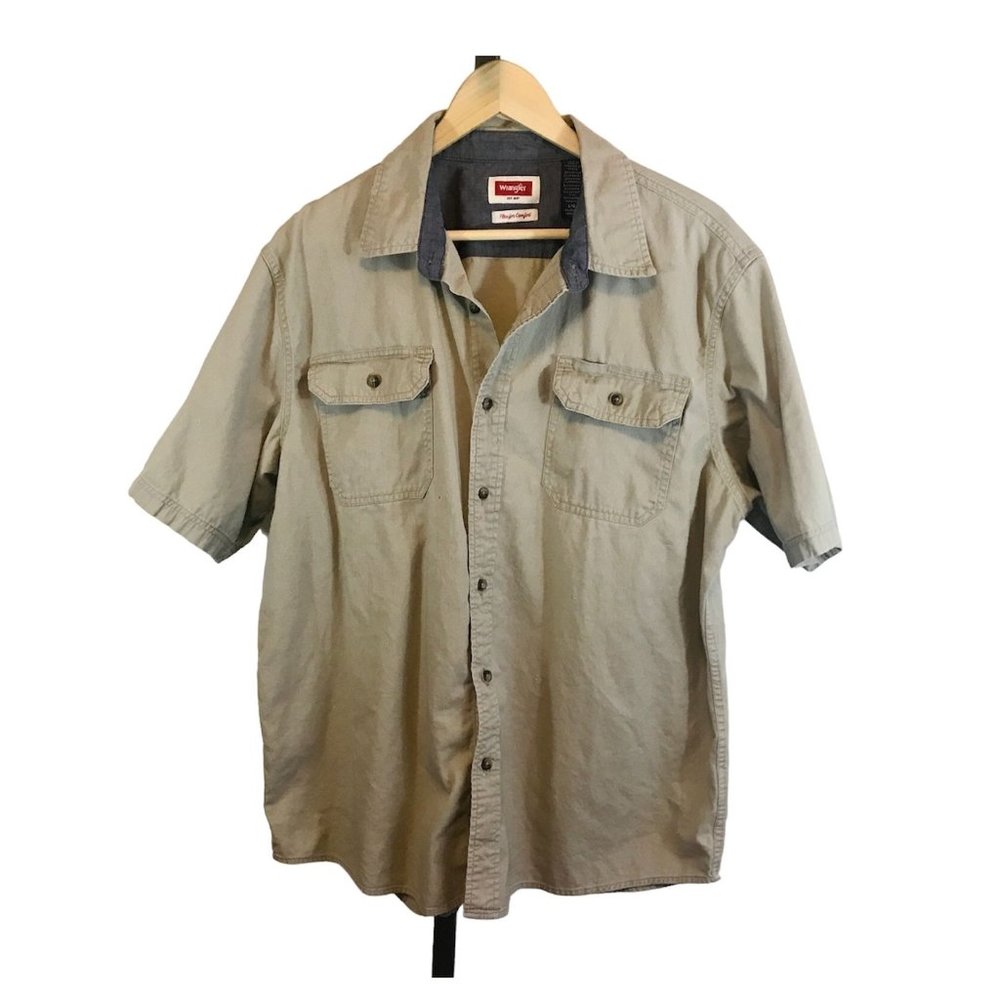 Wrangler Flex for Comfort Men's Large Khaki Tan Button Front Distressed Worn Shi
